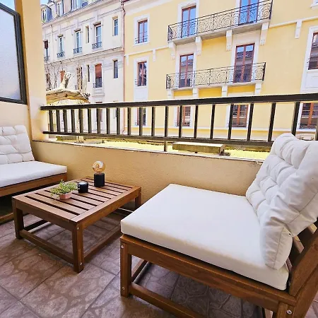 T2 Avec Balcon - Rue Royale 5min Du Apartment *