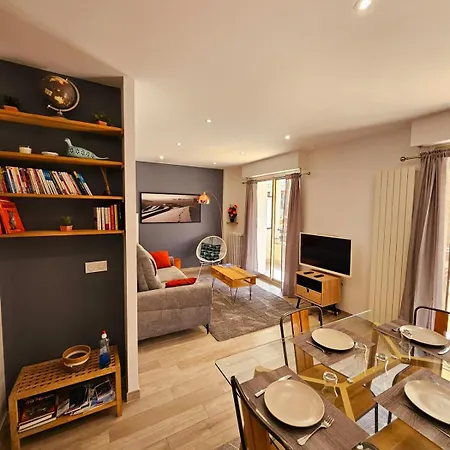 Apartment T2 Avec Balcon - Rue Royale 5min Du